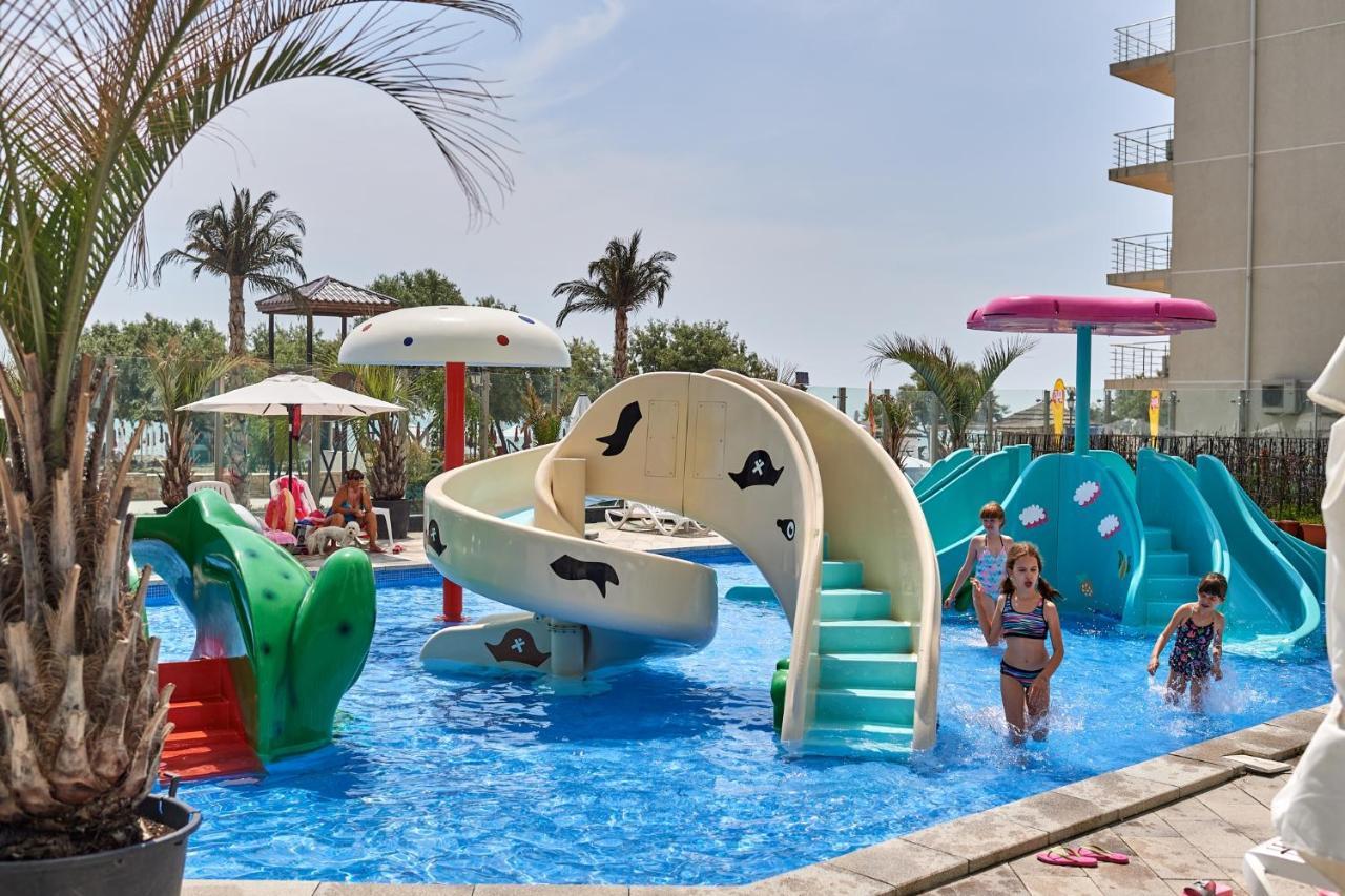 Ace Aparthotel Pool & Spa Mamaia Nord Năvodari Εξωτερικό φωτογραφία